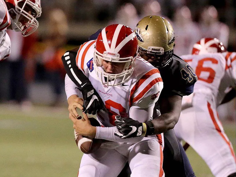 Mater Dei quarterback J.T. Daniels