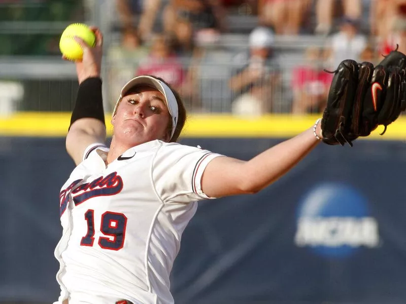 Arizona pitcher Kenzie Fowler