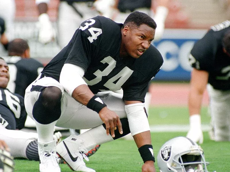 Los Angeles Raiders running back Bo Jackson