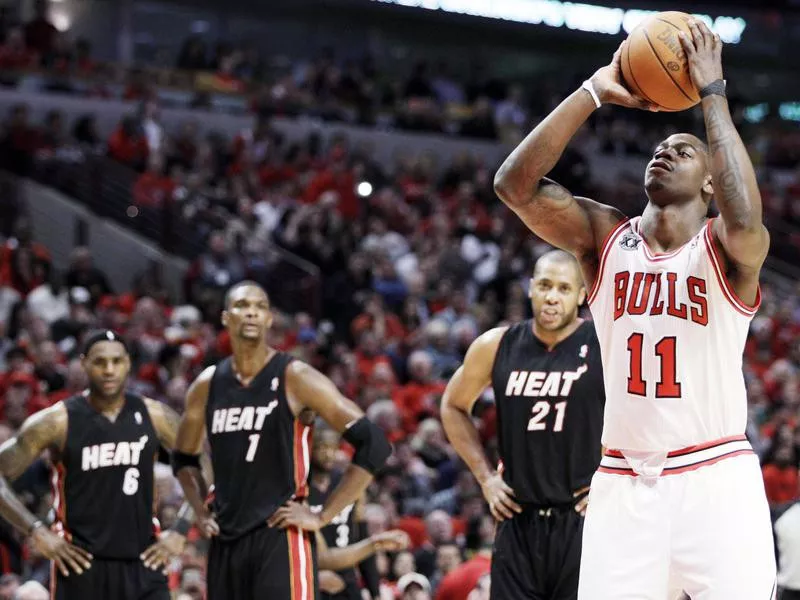 Ronnie Brewer shoots a free throw