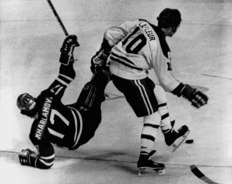 Guy Lafleur struggle with Valeri Kharlamov