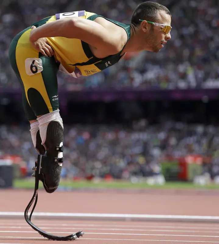 Oscar Pistorius prepares to compete