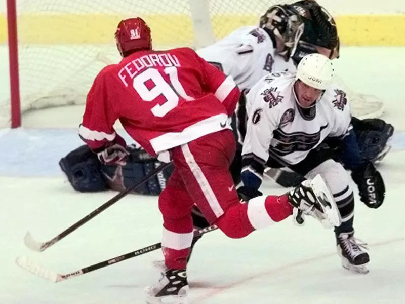 Detroit Red Wings center Sergei Fedorov scores winning goal