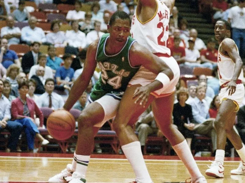 Mark Aguirre