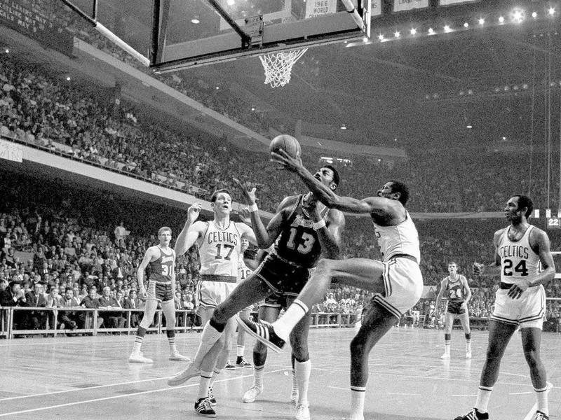 Bill Russell Snags Rebound