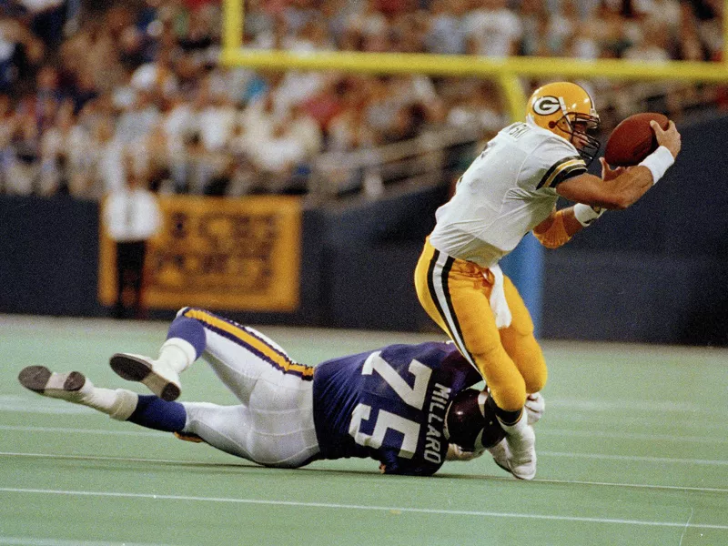 Don Majkowski completes catch