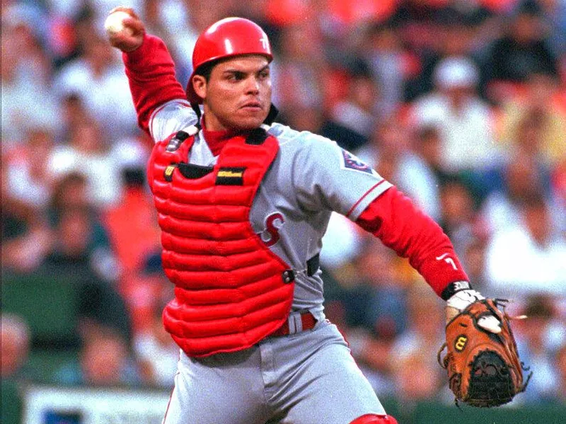 Texas Rangers catcher Ivan Rodriguez