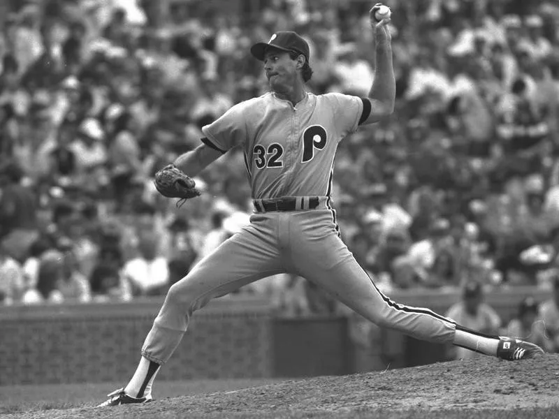 Steve Carlton in action