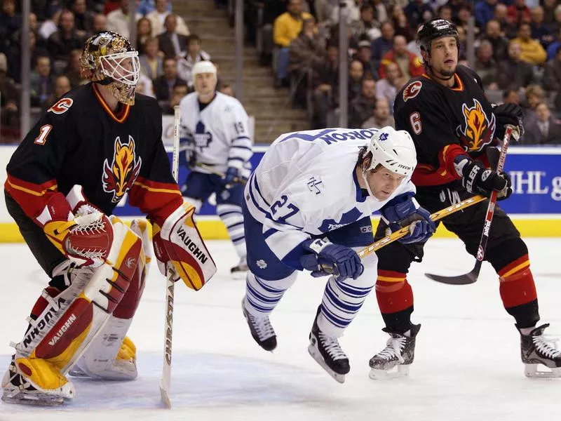 Toronto Maple Leafs left wing Shayne Corson