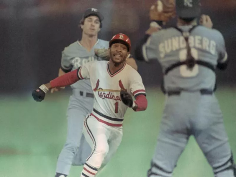 St. Louis Cardinals Ozzie Smith tries to score