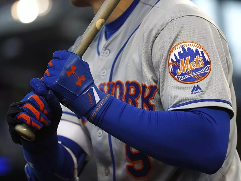 Mets Logo on Jersey