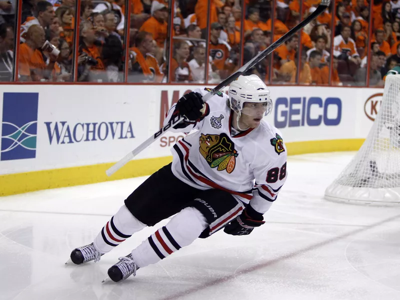 Chicago Blackhawks right wing Patrick Kane (88) scores against Philadelphia Flyers