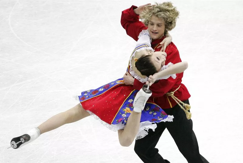 Charlie White performing with Meryl Davis