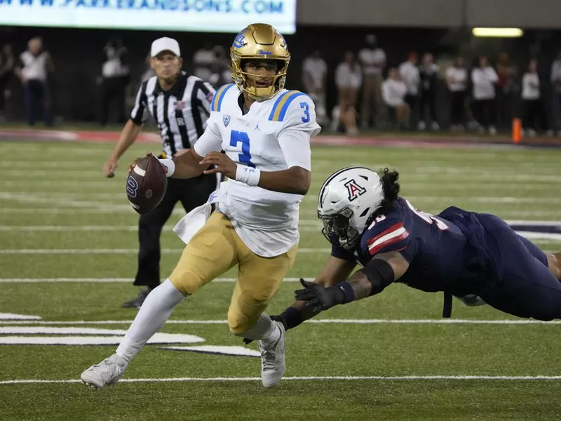 UCLA quarterback Dante Moore