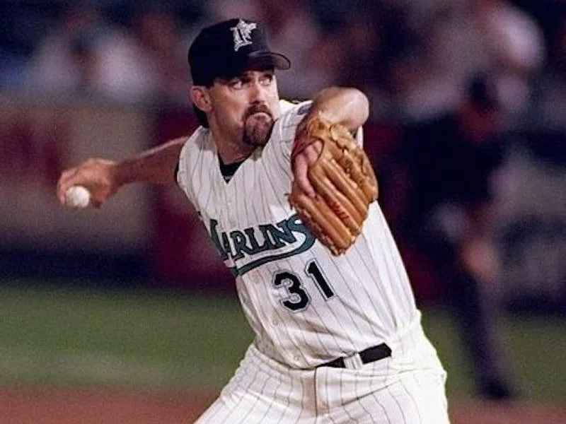 Rob Nenn pitching for Florida Marlins