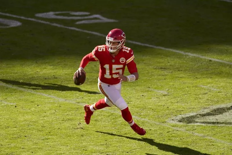 Patrick Mahomes looks downfield in the 2020 regular season