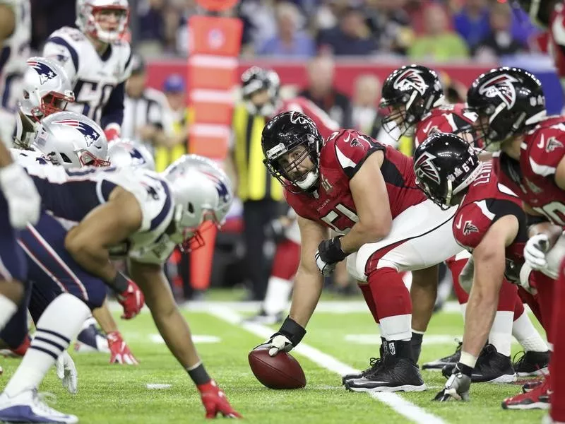 Alex Mack prepares to snap ball