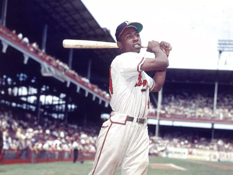 Hank Aaron swinging a bat