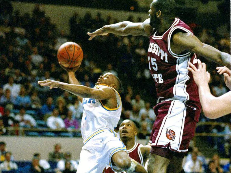 Mississippi State center Erick Dampier