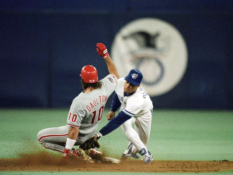 Toronto Blue Jays second baseman Roberto Alomar