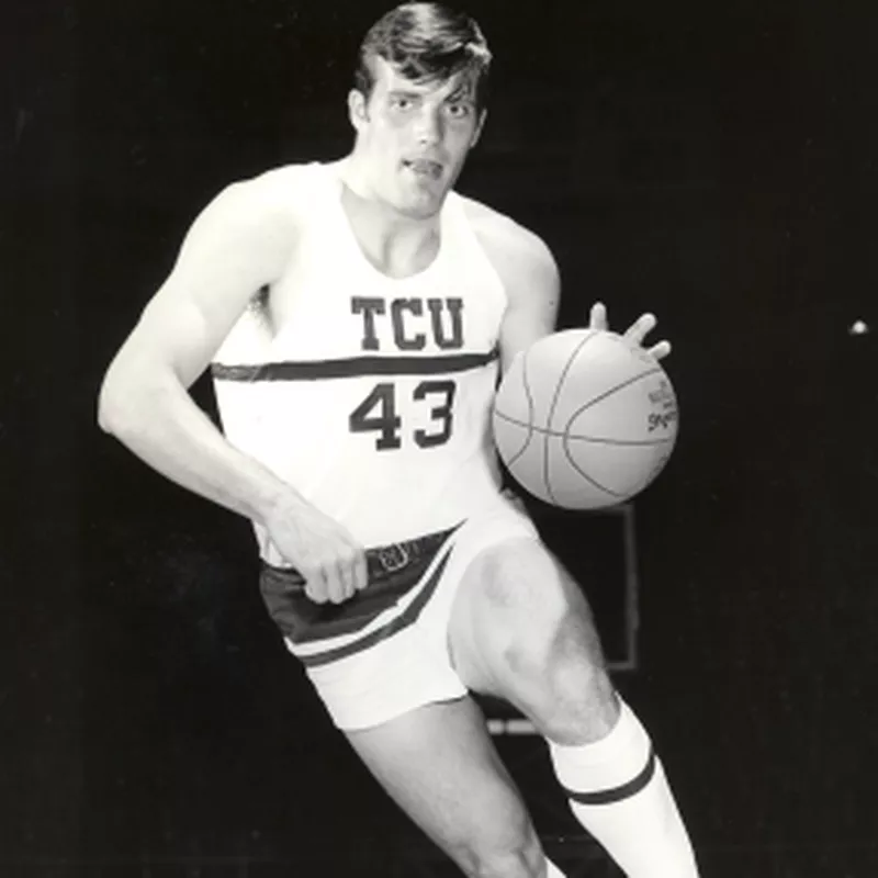 Mickey McCarty dribbling