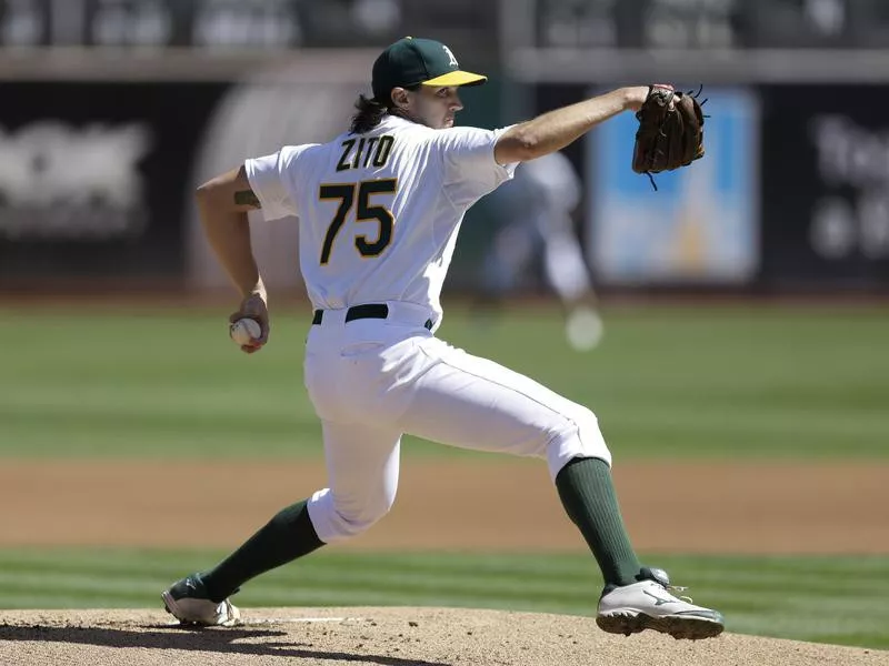 Barry Zito winds up