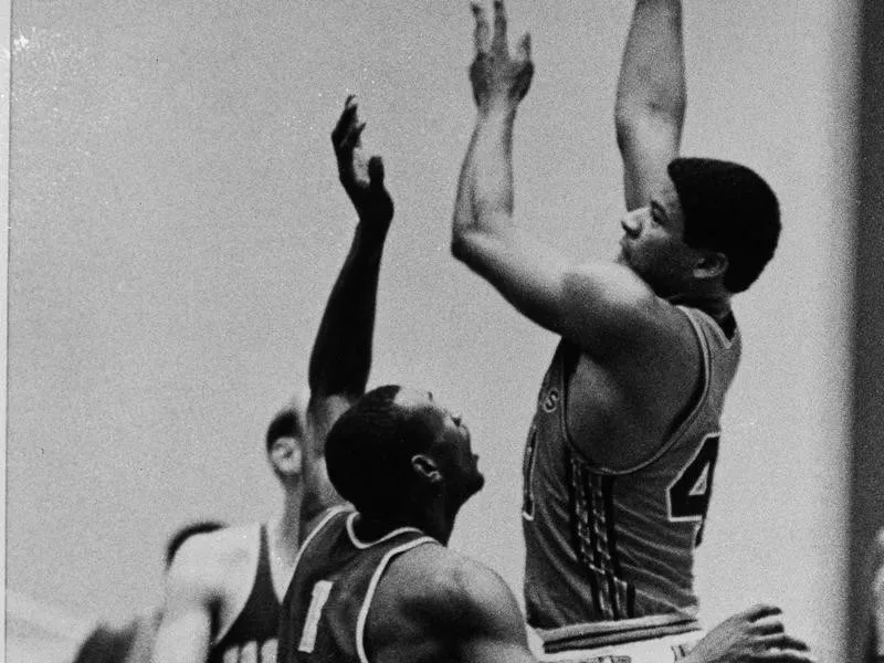 Baltimore Bullets center Wes Unseld