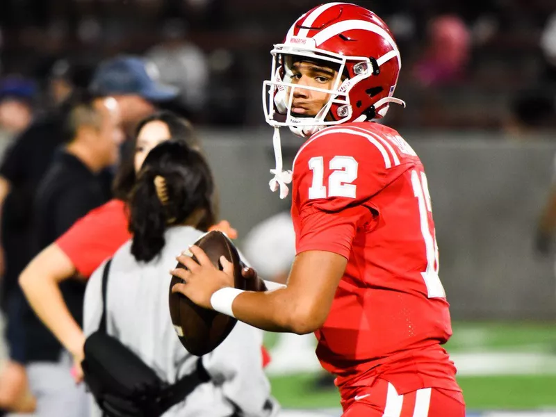 Mater Dei quarterback Elijah Brown