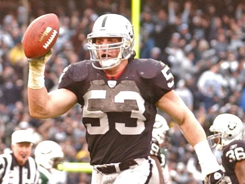 Oakland Raiders linebacker Bill Romanowski