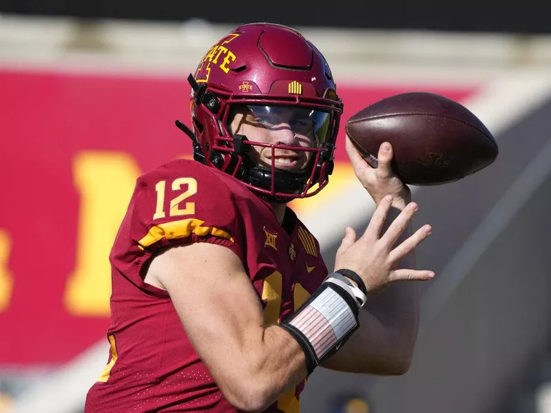 Iowa State quarterback Hunter Dekkers