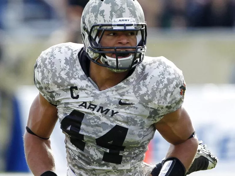 Army DE Josh McNary