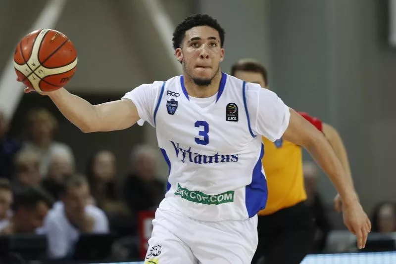 LiAngelo Ball dribbles at game for BC Prienu Vytauta