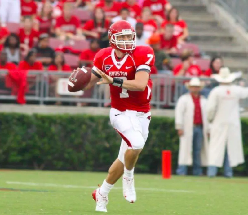 Case Keenum preparing to throw ball