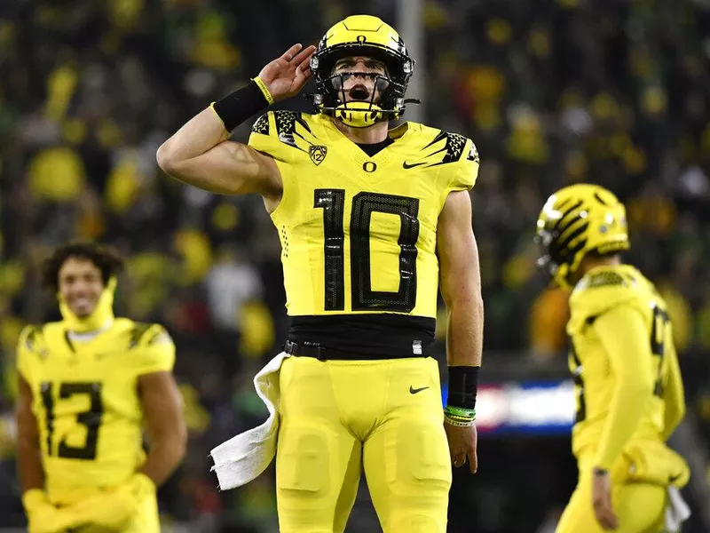 Oregon quarterback Bo Nix