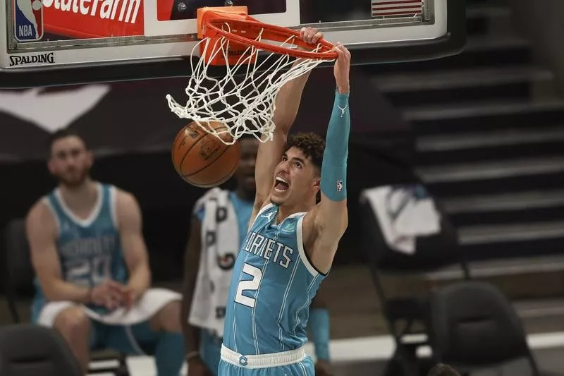 LaMelo Ball dunks against Indiana Pacers