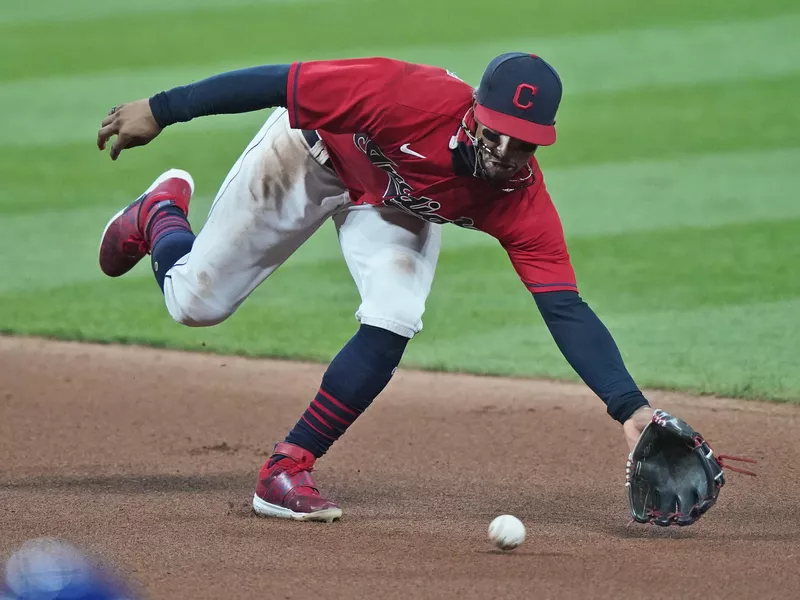 Francisco Lindor fielding