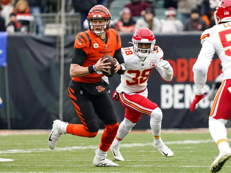 Cincinnati Bengals quarterback Joe Burrow looks to throw