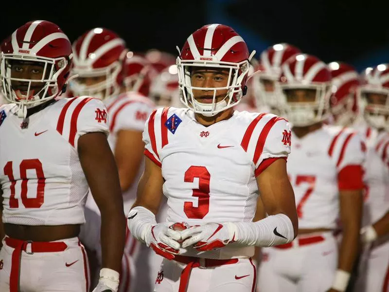 Mater Dei cornerback Domani Jackson