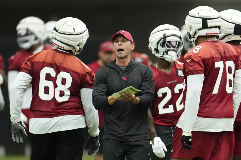 Arizona Cardinals head coach Jonathan Gannon