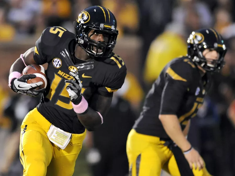 Dorial Green-Beckham carries the ball