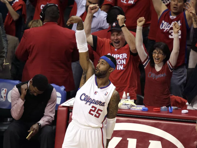 Mo Williams follows through on his shot