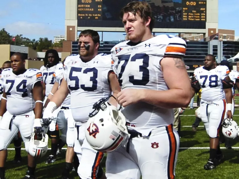 Auburn offensive linemen Lee Ziemba