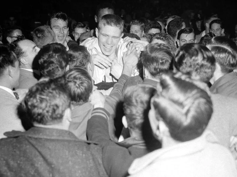 Tommy Heinsohn in 1957