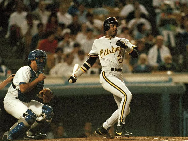 Barry Bonds at bat against Dodgers