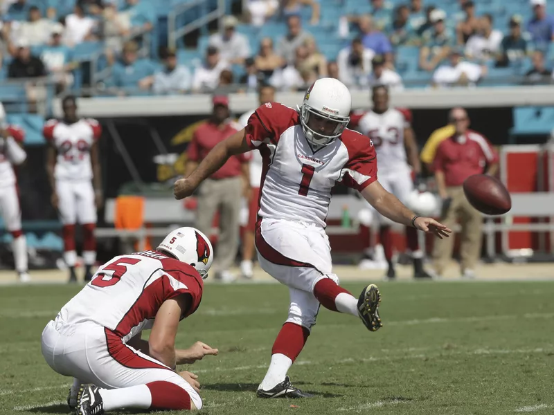 Arizona Cardinals place kicker Neil Rackers kicks field goal