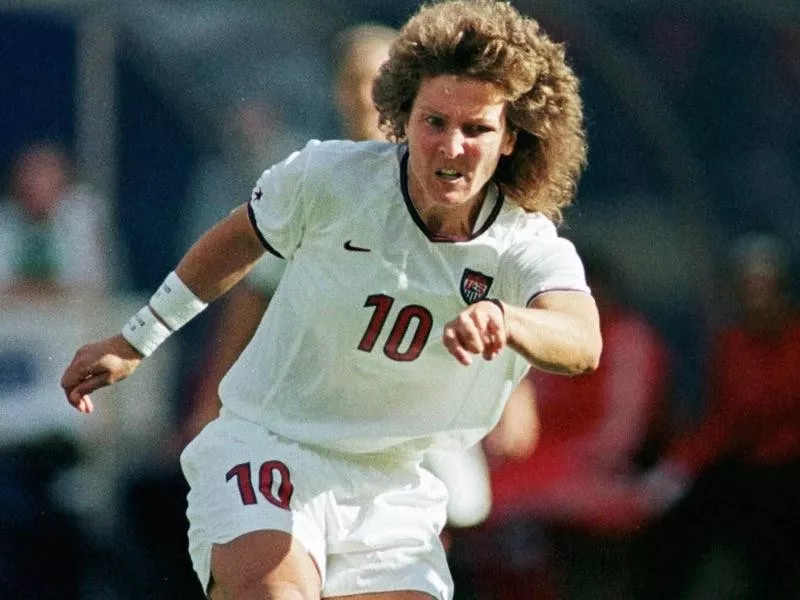 USWNT midfielder Michelle Akers