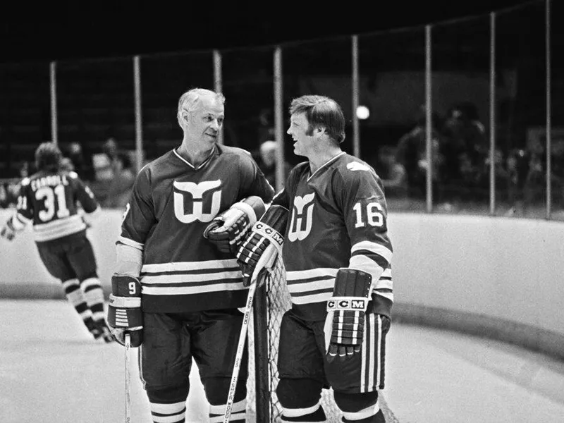 Gordie Howe, Bobby Hull on the Whalers