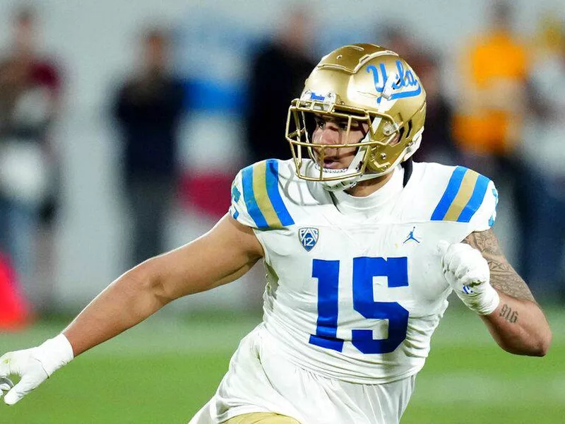 UCLA linebacker Laiatu Latu