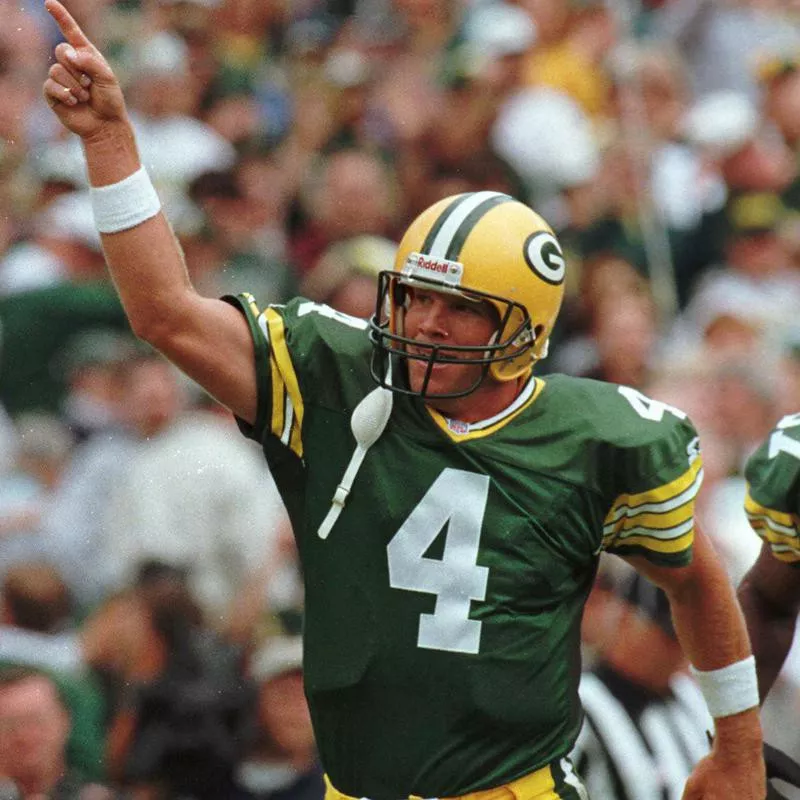 Green Bay Packers quarterback Brett Favre reacts