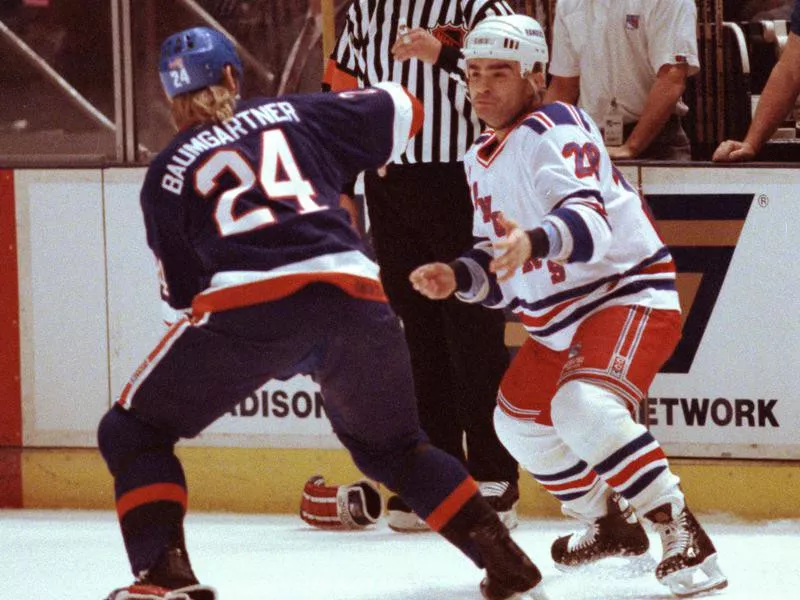 New York Rangers right wing Tie Domi